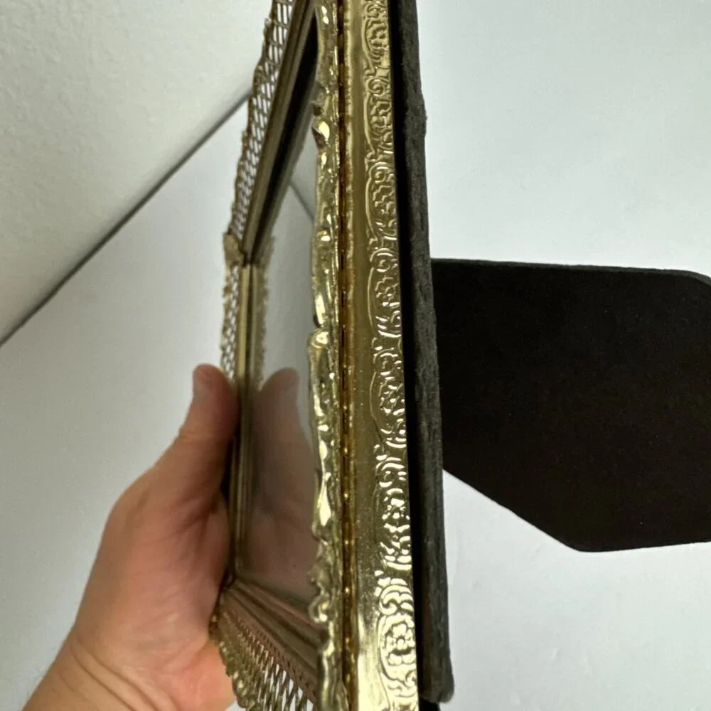 Vintage 6 x 8 Gold Filigree Ornate Metal Picture Frame w/Glass